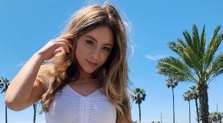 Daisy Keech Height, Weight, Age, Body Statistics